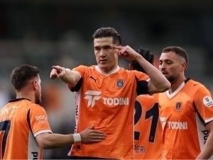 Шомуродов Туркияда мавсумнинг рамзий жамоасига кирди