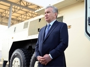 Шавкат Мирзиёев Сурхондарёдаги ҳарбий қисмга борди