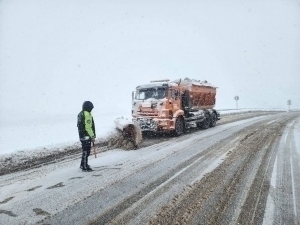 “Қамчиқ” довонида 4000 метр кублик қор кўчкиси бўлди