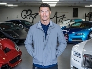 Ronaldu qimmatbaho avtomobil sotib oldi