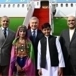 Shavkat Mirziyoyev qiruvchi samolyotlar hamrohligida Pokistonga bordi (video)