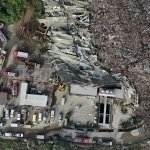 Filippinda chiqindi poligoni odamlarni bosib qoldi (video)