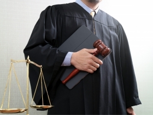 Samarqandda qonunni buzgan 2 sudya ishdan olindi 