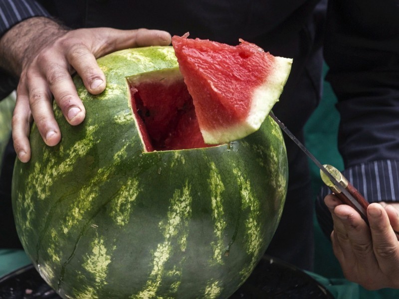 Endi tarvuzning pishganini bilish uchun chertib ko‘rish shart emas