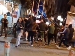 Istanbulda “Fenerbaxche” va MYU muxlislari mushtlashdi (video)