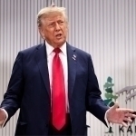Трамп янги телефон брендига асос солди. У қанча туради?