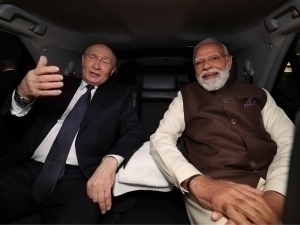 Путин 4 йил ичида илк бор Ҳиндистонга борди (видео)