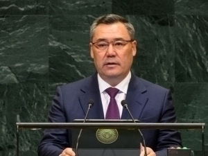“BMT kuchli bo‘lishi lozim!” Japarov BMT minbarida keskin nutq so‘zladi 
