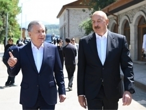 Mirziyoyev Ozarbayjonga boradi