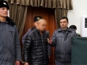 Янги йилда маст бўлиб қолган эркак ўз улфатини ўлдириб қўйди (видео)