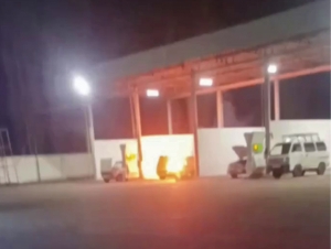 “Jiguli” vehicle caught fire at a methane gas station in the Tashkent region.