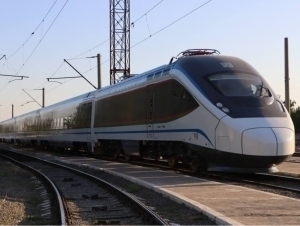 “Toshkent – Andijon” yo‘nalishida yangi tezyurar elektropoyezd qatnaydi