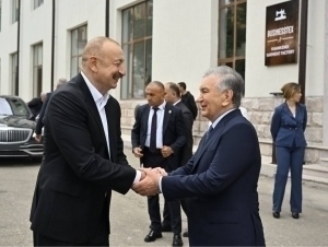 Aliyev sends birthday greetings to Mirziyoyev