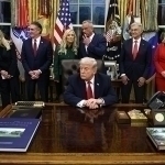 Tramp Eron bilan murosaga kelish niyati borligini bildirdi