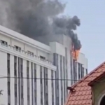Toshkentda yangi qurilayotgan binoda yong‘in chiqdi (video)