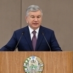 Президент ишламай қуруқ ойлик олиб ўтирган мулозимларни танқид қилди