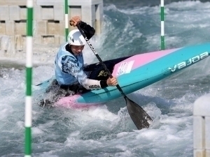 Britaniyalik kanoechi uyatsiz video uchun sportdan chetlatildi