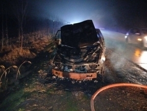 Тошкент вилоятида ҳам машина ёниб, кул бўлди