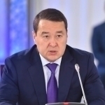 Бош вазир Назарбоевнинг жанозасига нега борганини тушунтирди