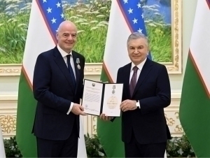 Mirziyoyev Infantinoni “Do‘stlik” ordeni bilan mukofotladi