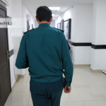 Жарқўрғонда судьялар ҳоким ва ИИБ бошлиғи раҳбарлигида обрўсизлантирилиб, суд ходими дўппосланди
