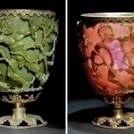 Olimlar rangini özgartiradigan 1600 yillik Rim şişasini qayta yasadi
