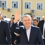 “Шароит менга маъқул эмас”. Мирзиёев Қаршида янги шифохона қурилишини айтди