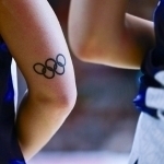 ХОҚ трансгендерларга аёллар мусобақаларида қатнашишни тақиқлади