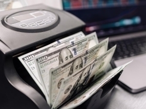 Долларнинг расмий курси янгиланди