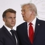 “Xotini u bilan juda yomon munosabatda”. Tramp Makronning ustidan kuldi (video)