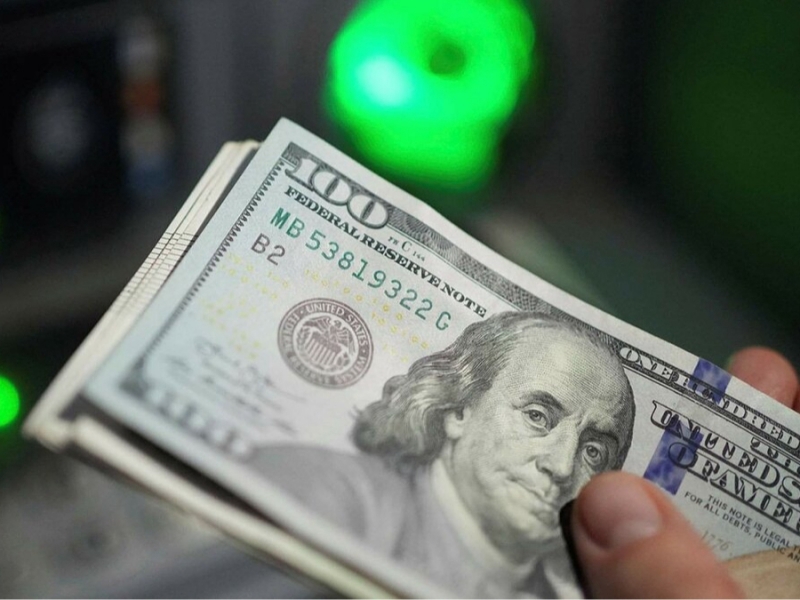 Dollar kursi pasaydi