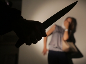 Сурхондарёда 71 ёшли эркак тушлик тайёрламаган хотинини ўлдирди