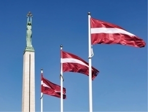 Latviya rossiyalik diplomatni mamlakatdan haydadi