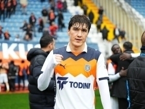 Шомуродов Туркияда тур рамзий жамоасига кирди