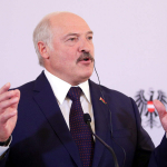 Лукашенко каратиннинг фойдасидан зарари кўплигини айтди