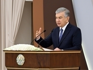 Шавкат Мирзиёев саноат ўсиши паст туманларни “оёққа турғазиш”ни топширди