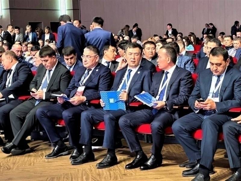 Ҳокимлар ва ҳокимликда ишлайдиганларнинг ойлиги оширилади