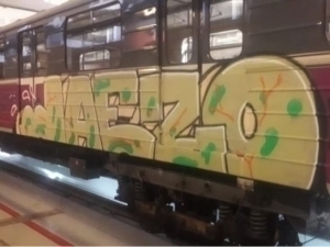 Ozarbayjonda metro vagonlariga rasm chizgan fransuz uch yilga qamaldi