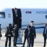 Россияга учаётган Вучич фавқулодда Бакуга қўнди