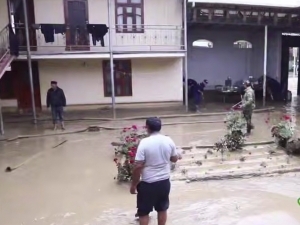 Farg‘onada 100 ga yaqin xonadonni suv bosdi