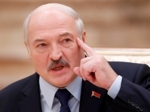 Lukashenko harbiy xizmatga SMS orqali chaqirishga ruxsat berdi