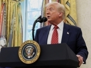 Трамп ўлдириб кетилган режессорни ҳам тинч қўймаяпти