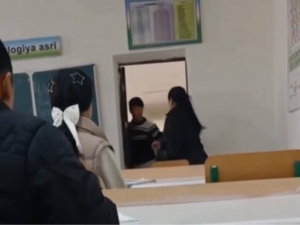 Classroom dispute between student and teacher (video)