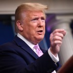 Трамп барчани Twitter ва Facebook’дан чиқиб кетишга чорламоқда 