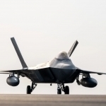 АҚШнинг F-22 қирувчи самолётлари Яқин Шарққа етиб борди