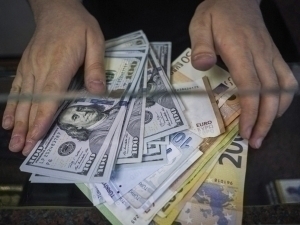 Доллар курси  12 600 сўмдан ҳам пастга тушди