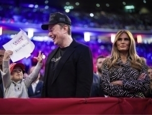 Мелания Трамп ва Илон Маск АҚШ фуқаролигидан маҳрум қилиниши мумкин