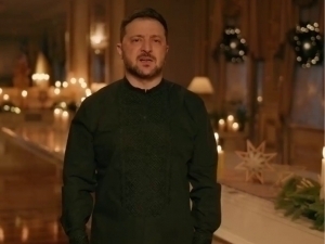 “Путинни назарда тутган”. Зеленский Рождество табригида номаълум шахсга ўлим тилади (видео)