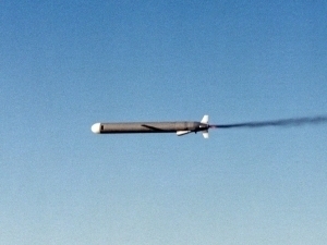Tramp Ukrainaga qo‘shimcha raketalar yubormoqchi