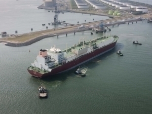 Ozarbayjon Turkmanistonga neft tankeri sovg‘a qilyapti